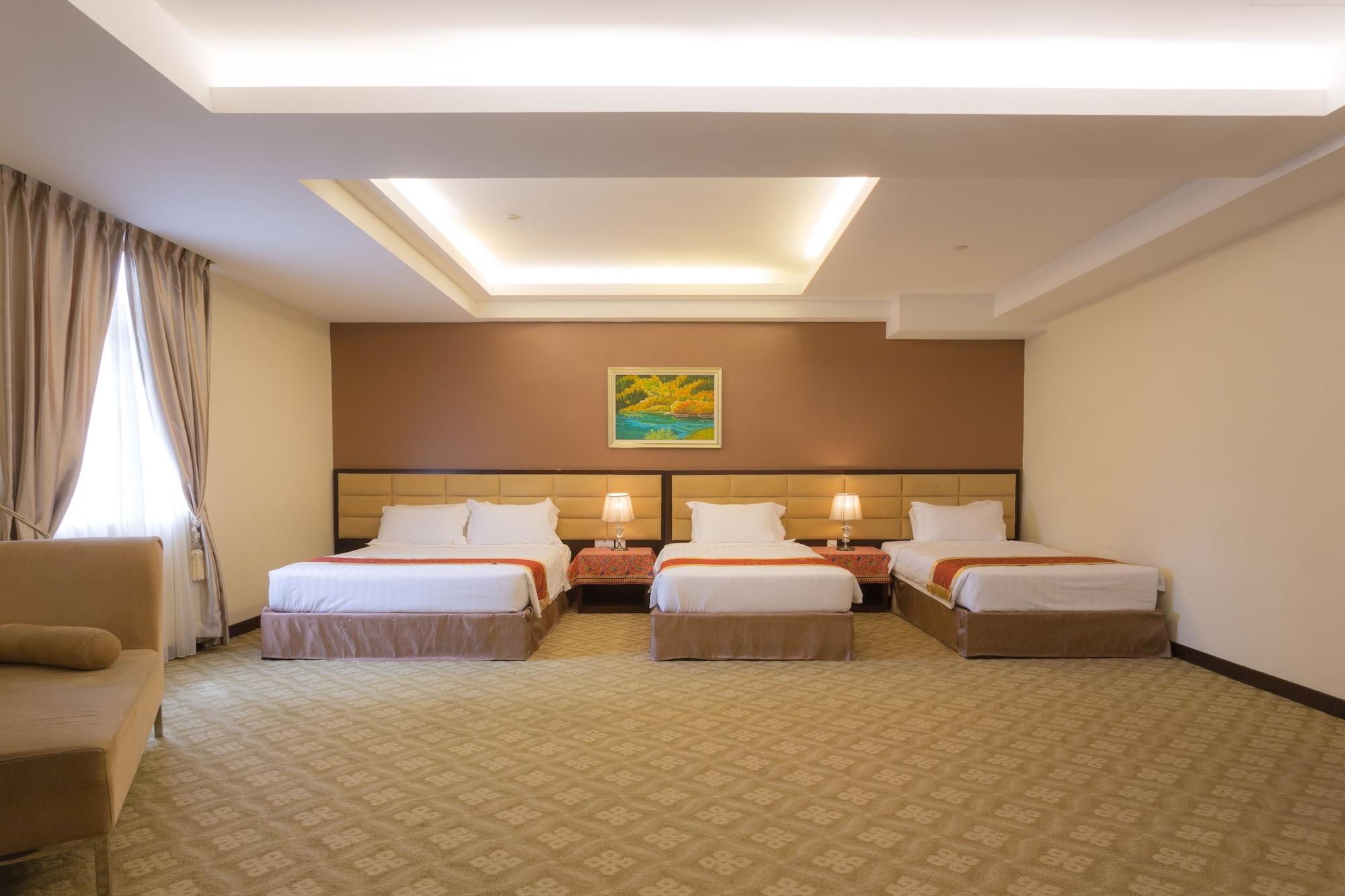 Hallmark Crown Hotel Malacca Екстер'єр фото