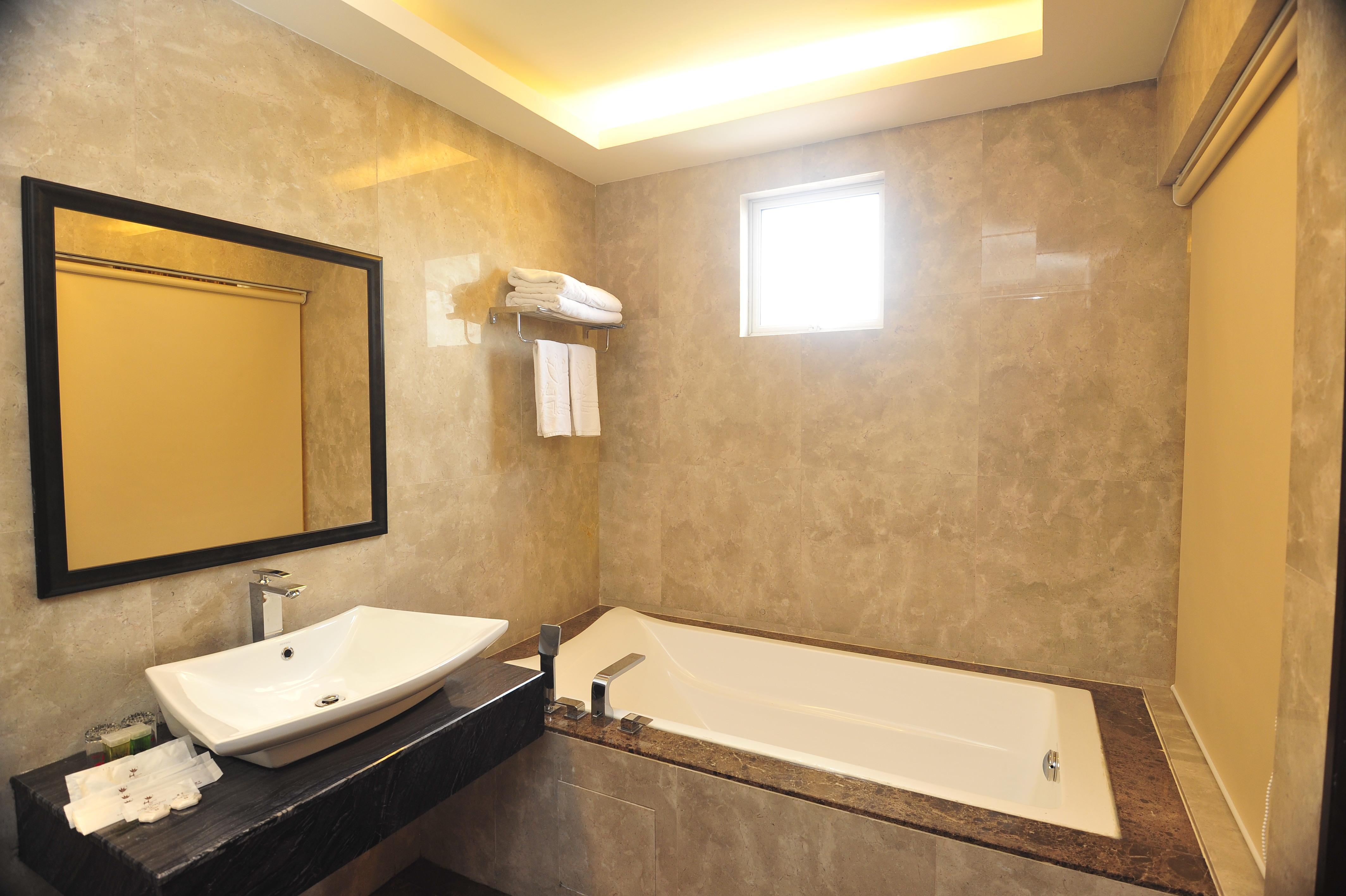 Hallmark Crown Hotel Malacca Екстер'єр фото