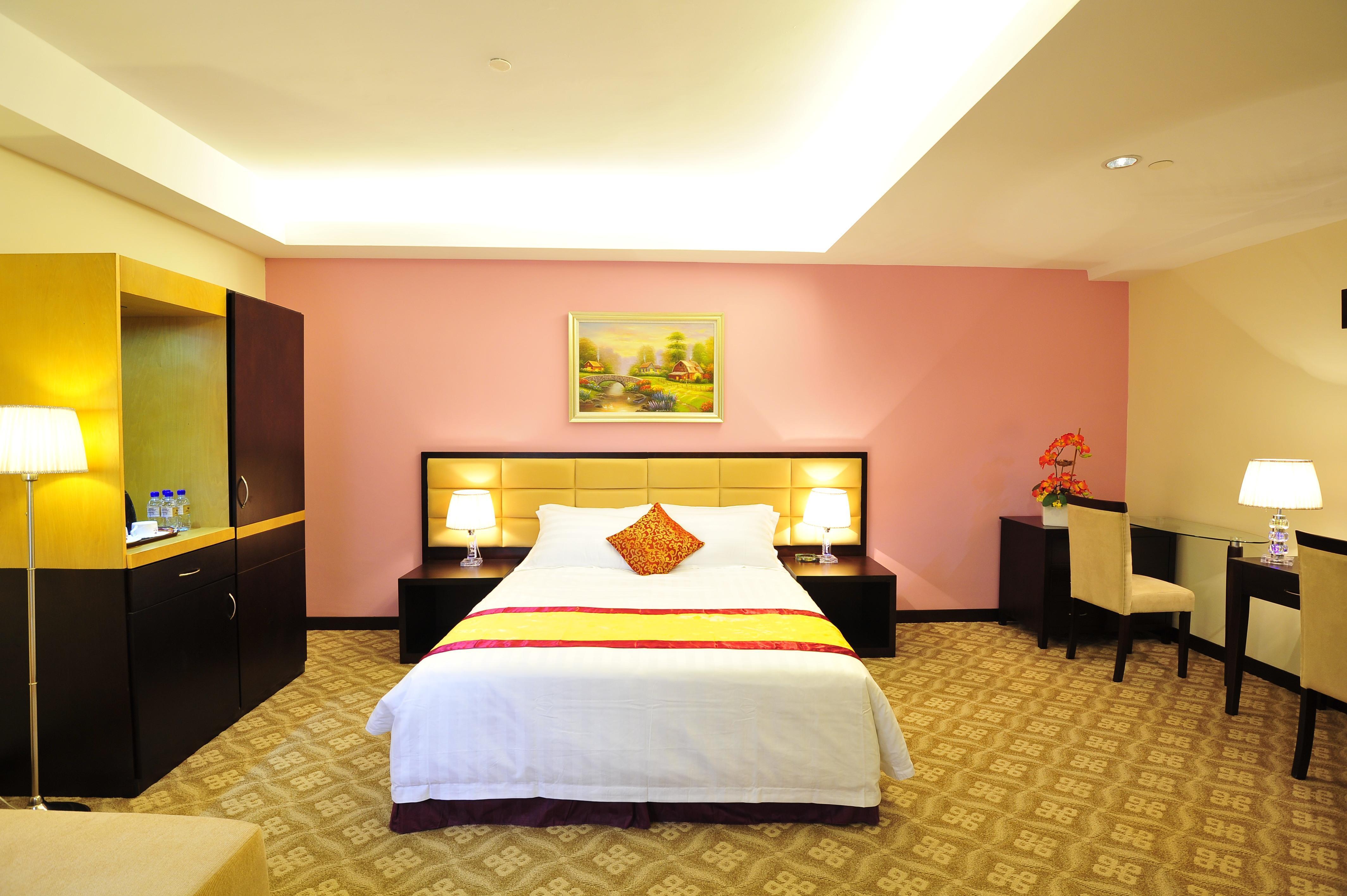Hallmark Crown Hotel Malacca Екстер'єр фото