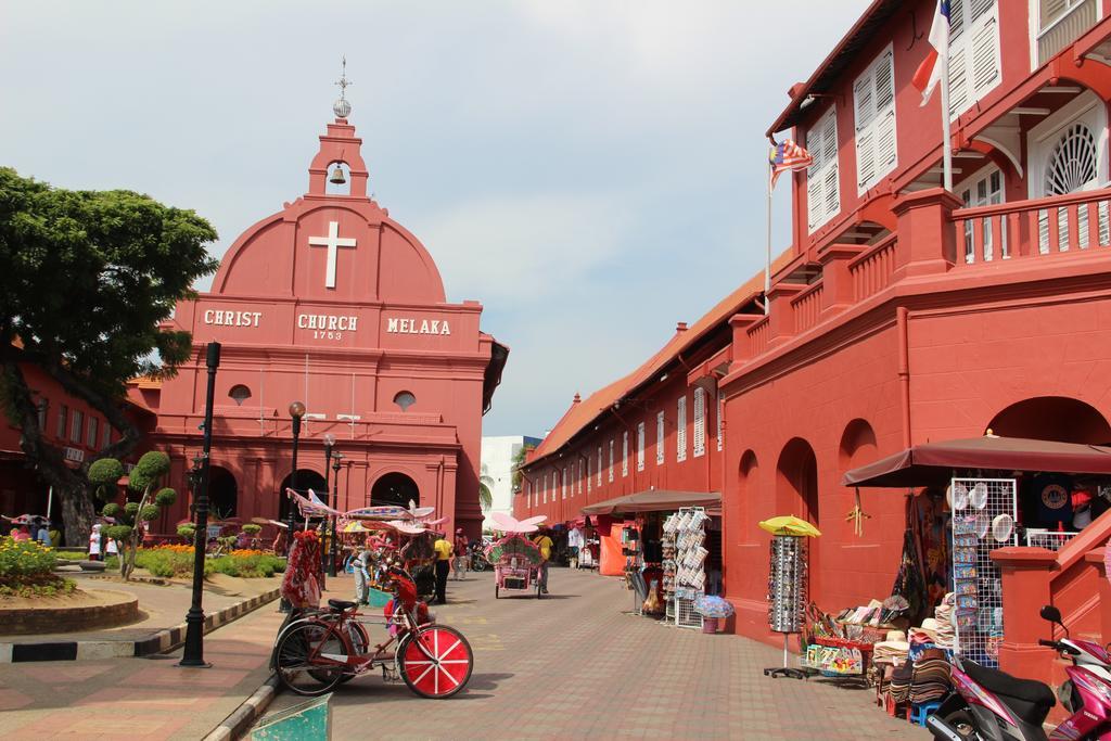 Hallmark Crown Hotel Malacca Екстер'єр фото
