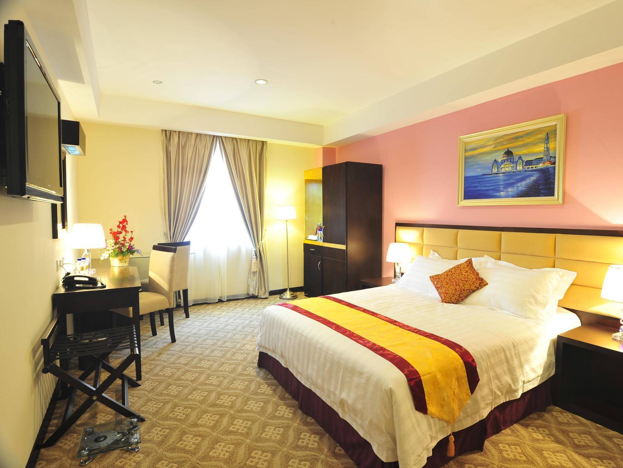 Hallmark Crown Hotel Malacca Екстер'єр фото